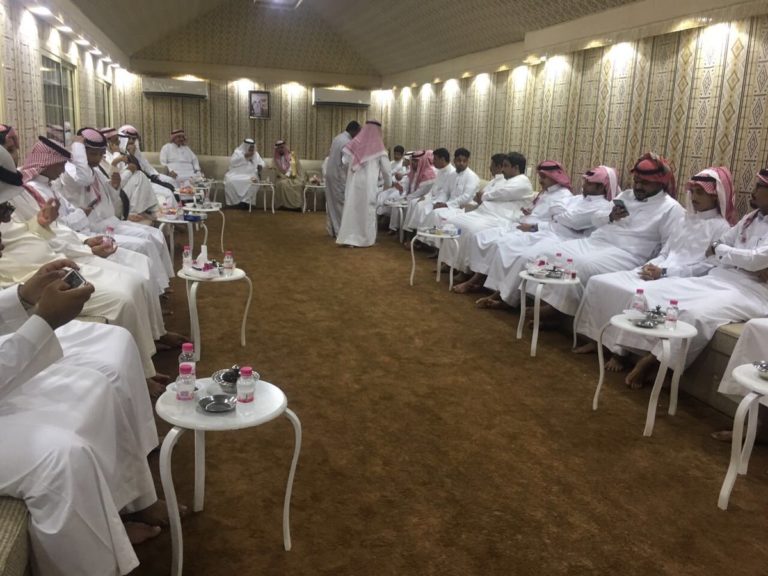 التنافس في المجالس