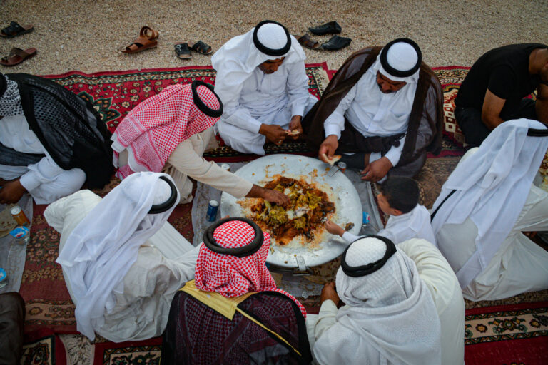 الهياط والتبذير في الولائم